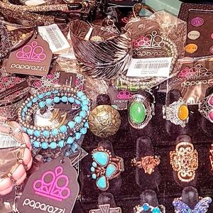 Paparazzi 100 Assorted Rings Bracelets And Earings